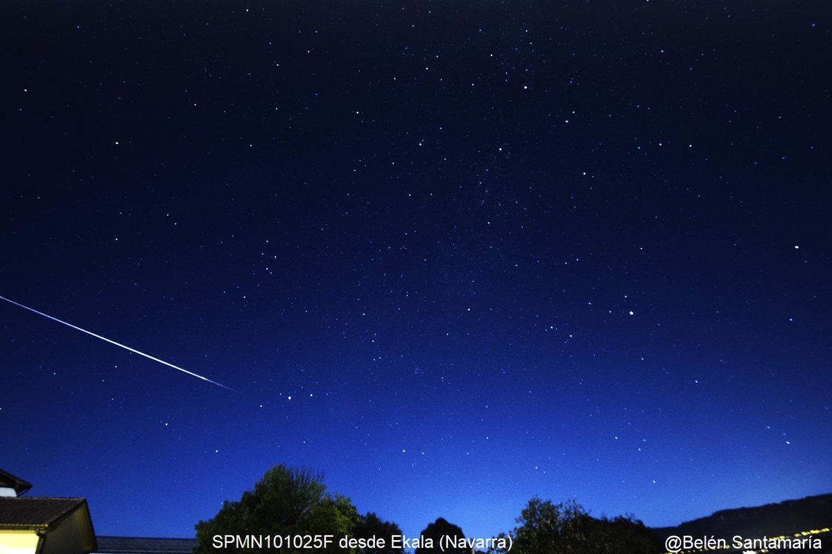Red Investigación Bólidos y Meteoritos (SPMN) (@redspmn) on Twitter photo 2) CAPTADA A TODO COLOR DESDE EKALA, #NAVARRA por nuestra compañera Belén Santamaría <a href="/BelenSa30516271/">Belen Santamaria</a>. El bólido surgió en #Acuario y completó su recorrido cerca de la estrella #Altair de #Águila. La preciosa imagen contiene el famoso "Triángulo de Verano" ahora en su puesta 2) CAPTADA A TODO COLOR DESDE EKALA, #NAVARRA por nuestra compañera Belén Santamaría <a href="/BelenSa30516271/">Belen Santamaria</a>. El bólido surgió en #Acuario y completó su recorrido cerca de la estrella #Altair de #Águila. La preciosa imagen contiene el famoso "Triángulo de Verano" ahora en su puesta