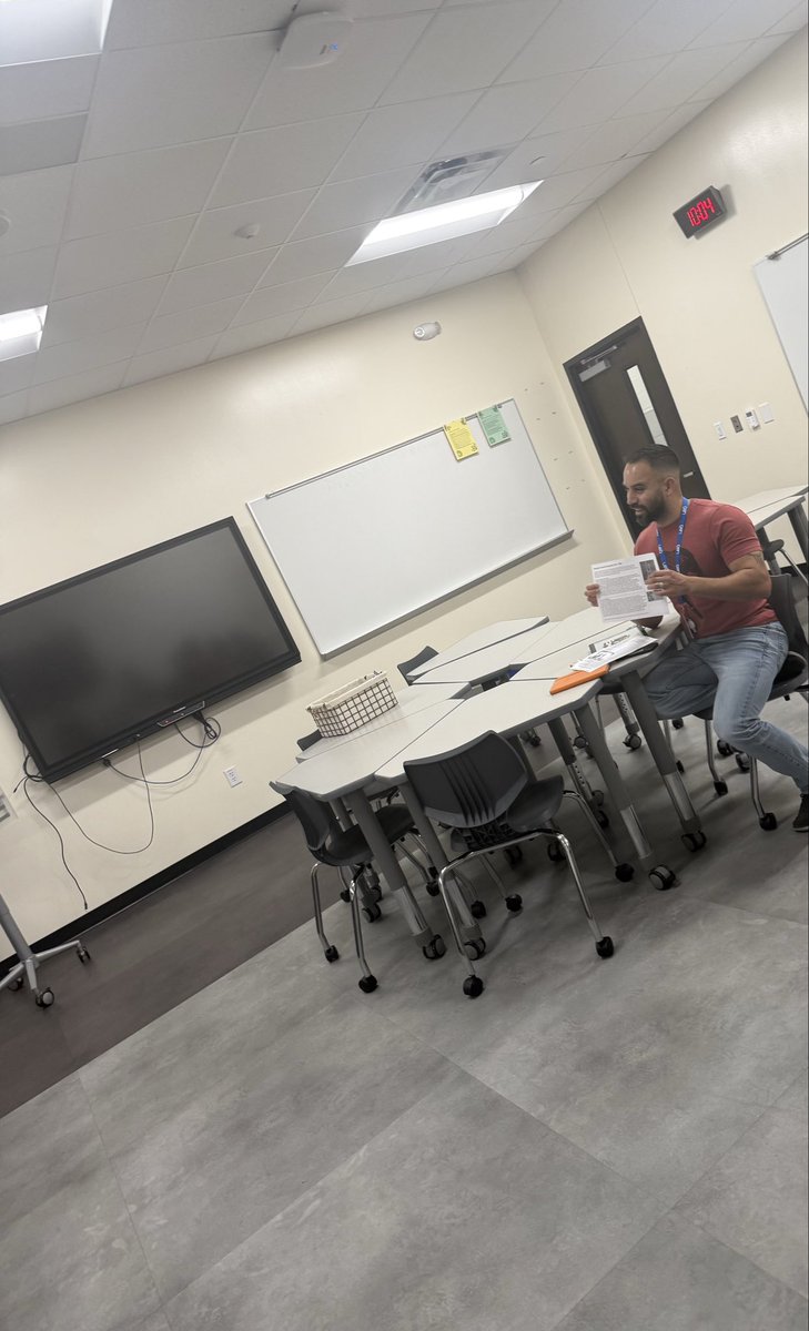 Jasma_Hayes's tweet image. Internalizing and incorporating strategies isn’t just for ELA! Partnered with U.S. History to build stronger readers, writers, and thinkers. Aligning expectations like annotating and SCRs builds consistency and confidence. Collaboration drives growth! #ElevateEverything