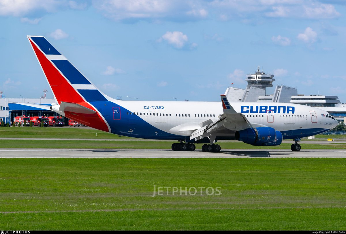 FlconEYES's tweet image. CU-T1250 - IL96 | t.ly/u2WA5
El ataúd comunista ruso, de retorno a #Cuba.
El arca del @PartidoPCC que desespera por mandar efectivos a #VZ para mantener su colonia petrolera.

Por más de 3 meses en #Minsk #Bielorrusia, en reparaciones por acuerdos de @DiazCanelB y