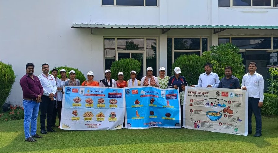 I4N_MP's tweet image. Nutrition awareness in action at @MPTourism’s Mandakini Resort, Chitrakoot, under the #I4N initiative!
MPT staff & Tourism Mitras discussed simple, healthy food choices to make every plate more nourishing. #PoshanMaah2025 #Impact4Nutrition #NutritionForAll