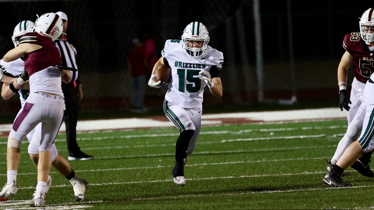 granitebaygrizz's tweet photo. @granitebaygrizz do a little bit of everything beating Whitney 42-7. @EdDSJr with the 📷s https://t.co/B3BIEgY0HL