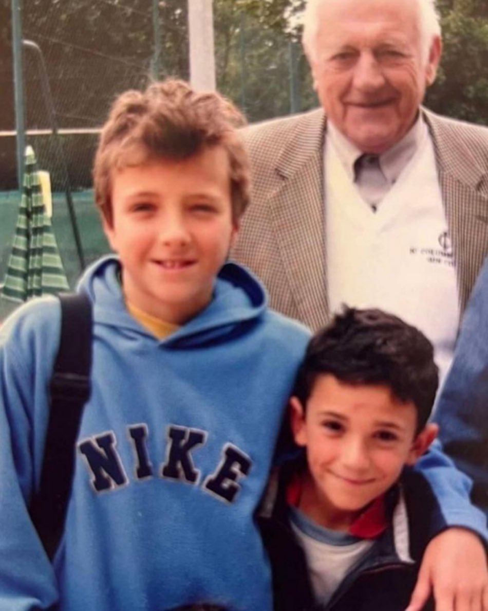 david_lrl's tweet image. Iba a ser una final Djokovic-Medvedev y la han evitado el 204 y el 54 del mundo, que nunca habían pasado de cuartos en un Masters 1000. 

Se llaman Valentin y Arthur, son primos y van a jugar la final más sorprendente de lo que va de siglo.

El tenis, el deporte ❤️