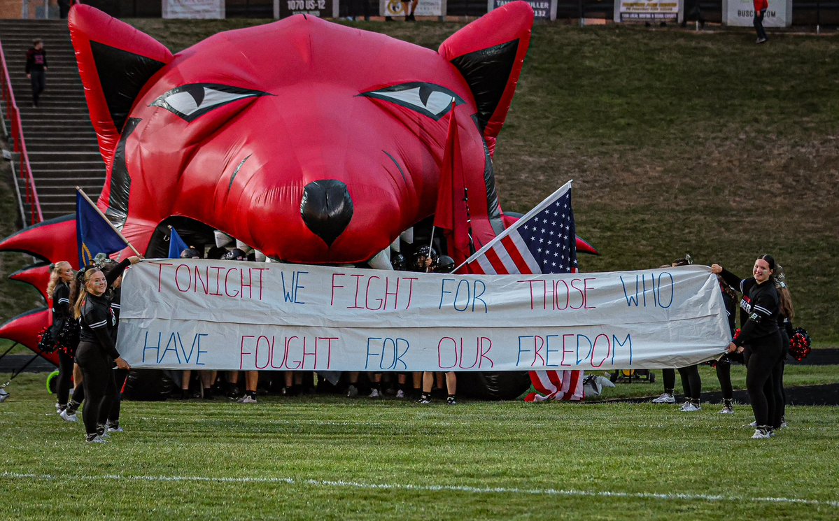 ClinHScounselor's tweet image. 🇺🇸💪 Friday night was bigger than football—our Redwolves stood shoulder to shoulder with veterans &amp;amp; service members for Salute to Service. The game may end, but our gratitude for those who serve never does. ❤️🖤🤍 #Redwolves #SaluteToService