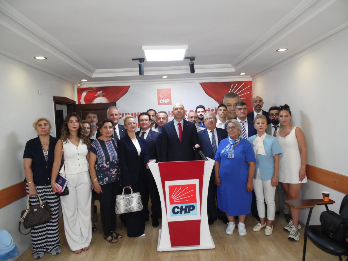 Konya'da CHP'nin Rotası Değişiyor mu?

Cumhuriyet Halk Partisi Konya'da belki de son yılların en hareketli kurultay süreçlerinden birine sahne oluyor. 

19 Ekim'de yapılacak il kongresi, sadece bir başkanlık seçimi değil; aynı zamanda partinin Konya'daki geleceğine yön verecek