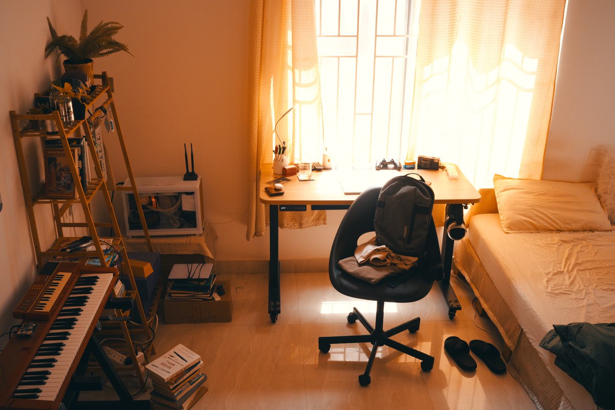 clearlysid's tweet image. as I figure out where life's next chapter takes me, I'm looking for someone to take over my room in a lovely koramangala 2BHK.
🏦 ₹28k/m rent + maintenance (6m deposit)
💸 ~₹25k/m bills + living expenses
☀️ tons of sunlight + a fab flatmate
📥 DM/Whatsapp for more deets + pics