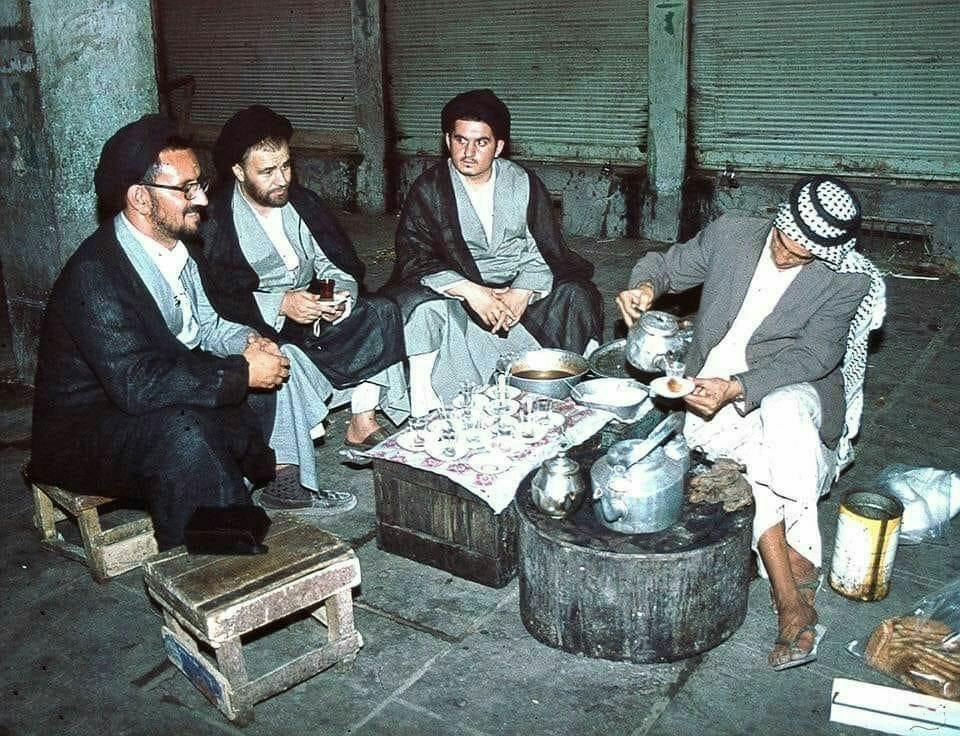 نجف ۱۳۵۵
این غربتی های پاپتی تو خواب هم نمیدیدن بزودی صاحب یک مملکت میشن 😭👇👇