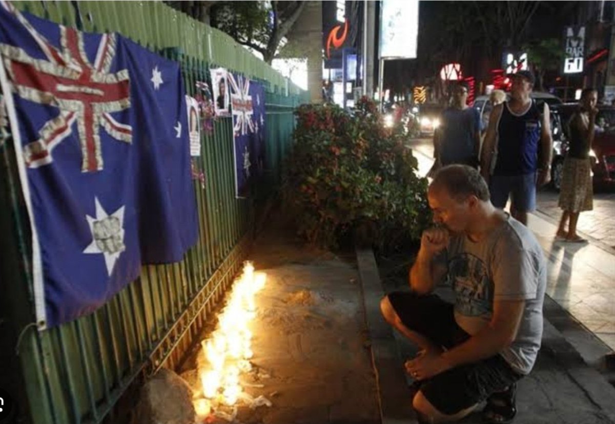 EssendonTragic's tweet photo. 23 years ago... yet it seems like yesterday. 202 people, 88 Australians &amp; 5 mates who never returned home. Our thoughts are with you always..We will never forget you, or the last time we saw you in Bali on October 12th 2002 #Bali #bombings #sariclub #Paddysbar #kuta #indonesia ❤️ https://t.co/FxehM81N1x