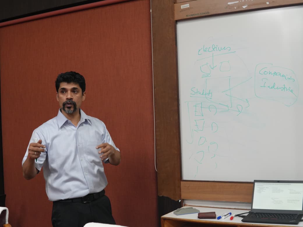 ksombbsr's tweet image. The 6th National Business Analytics Konclave brought together leading industry professionals who conducted interactive workshop sessions on the latest trends shaping the analytics landscape.
See the full post at:
linkedin.com/feed/update/ur…
#ksombbsr #workshop #BusinessAnalytics…