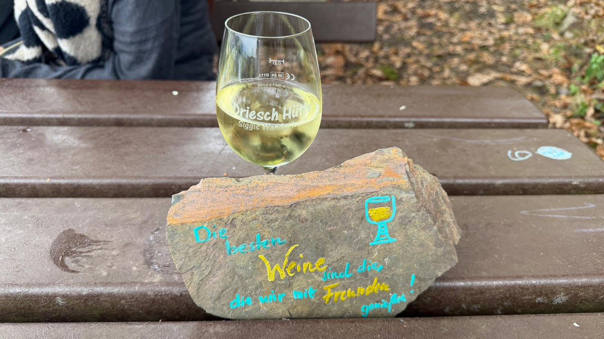 A toast to those who are no longer with us - lest we forget!