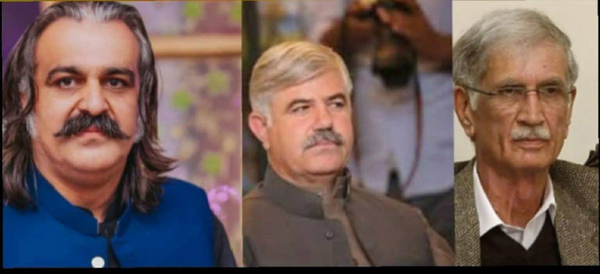 Sheikh_Zohaib1's tweet photo. ٹیم میچ ہارتی ہے تو یوتھیا گروپ سب سے پہلی گالی چیئرمین محسن نقوی کو دیتا ہے
پھر دوسری گالی سلیکٹرز کو دیتے ہوئے لکھتا ہے کہ سالے سلیکٹرز حرامی ہیں یہ سفارشی لڑکوں کو میچ کھلاتے ہیں 

لیکن اس بھڑوے کو کوئی ایک عدد سنگل گالی بھی نہیں دیتے جو مسلسل 13 سال غلط سلیکشنز کرتا آ رہا ہے https://t.co/Sl0H7h2QpH