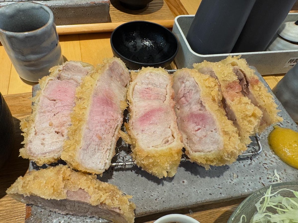 hide0840's tweet image. 本日のリブも最高です👏👏

📍とんかつひこのや　逗子