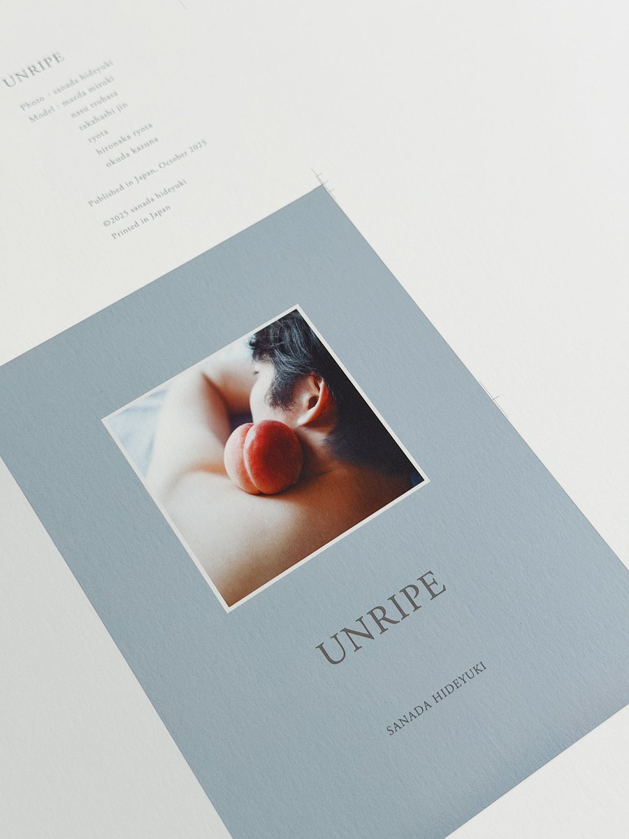 snd_noko's tweet photo. 写真展にて、新作ZINE『UNRIPE』を先行販売します。 
A6版92P、価格2,400円(税込)。

事前予約でポストカードをプレゼント🎁 

詳細・ご予約はこちらから💁‍♂️
https://t.co/gb7zvTuk75 https://t.co/pJNxyLJpQM