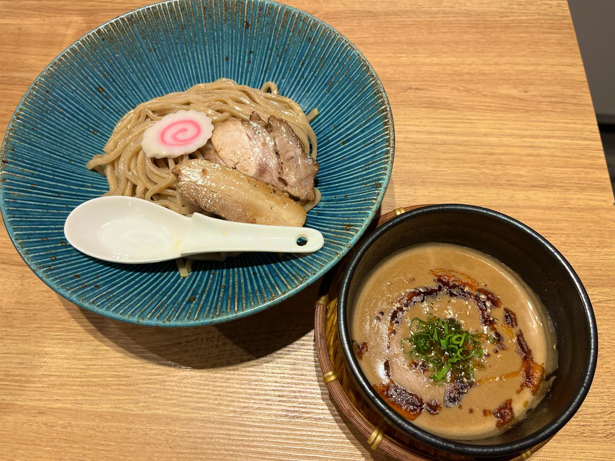 h_a_y_j_fmy's tweet image. #中華蕎麦ごとう さん
限定　濃厚！坦々つけ麺🌶️

麻辣油は花椒の香りが良き！
辛さ抑え気味、痺れを効かせた
ごとうさん配合の麻辣油。これが濃厚なスープとバッチバッチに合う👍

太麺と絡めて啜ればヘヴン😇
濃厚好きにはたまらない一杯でした！

#うまーみん