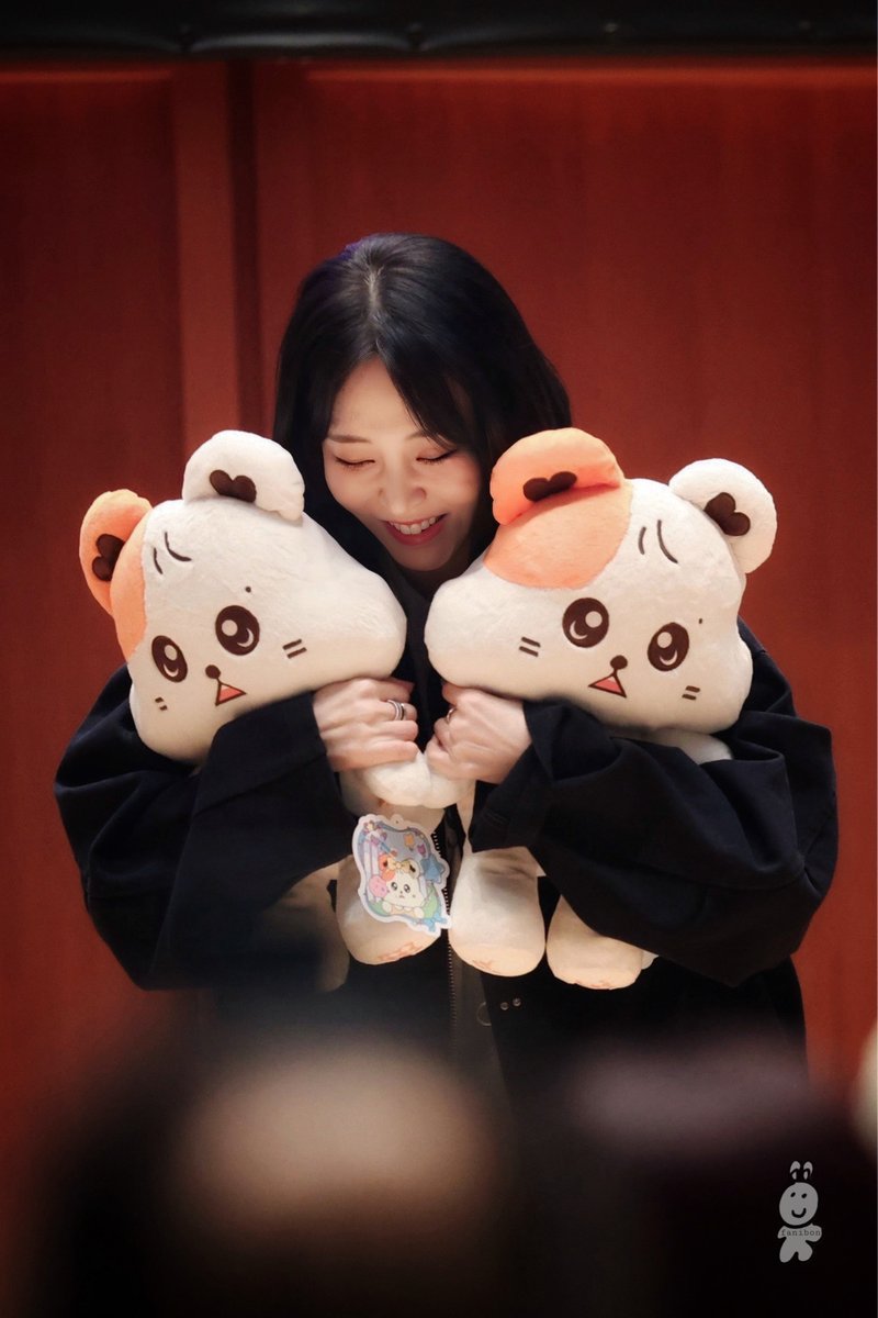 fanibon's tweet image. 251011  『4TH MINI ALBUM [laundri]』Fansign in Japan

#MAMAMOO #마마무 #ママム
#MOONBYUL #문별 #ムンビョル