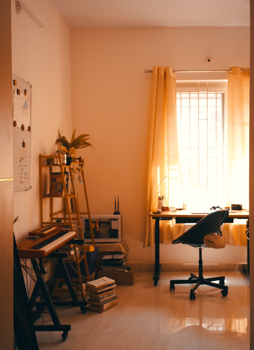 clearlysid's tweet image. as I figure out where life's next chapter takes me, I'm looking for someone to take over my room in a lovely koramangala 2BHK.
🏦 ₹28k/m rent + maintenance (6m deposit)
💸 ~₹25k/m bills + living expenses
☀️ tons of sunlight + a fab flatmate
📥 DM/Whatsapp for more deets + pics