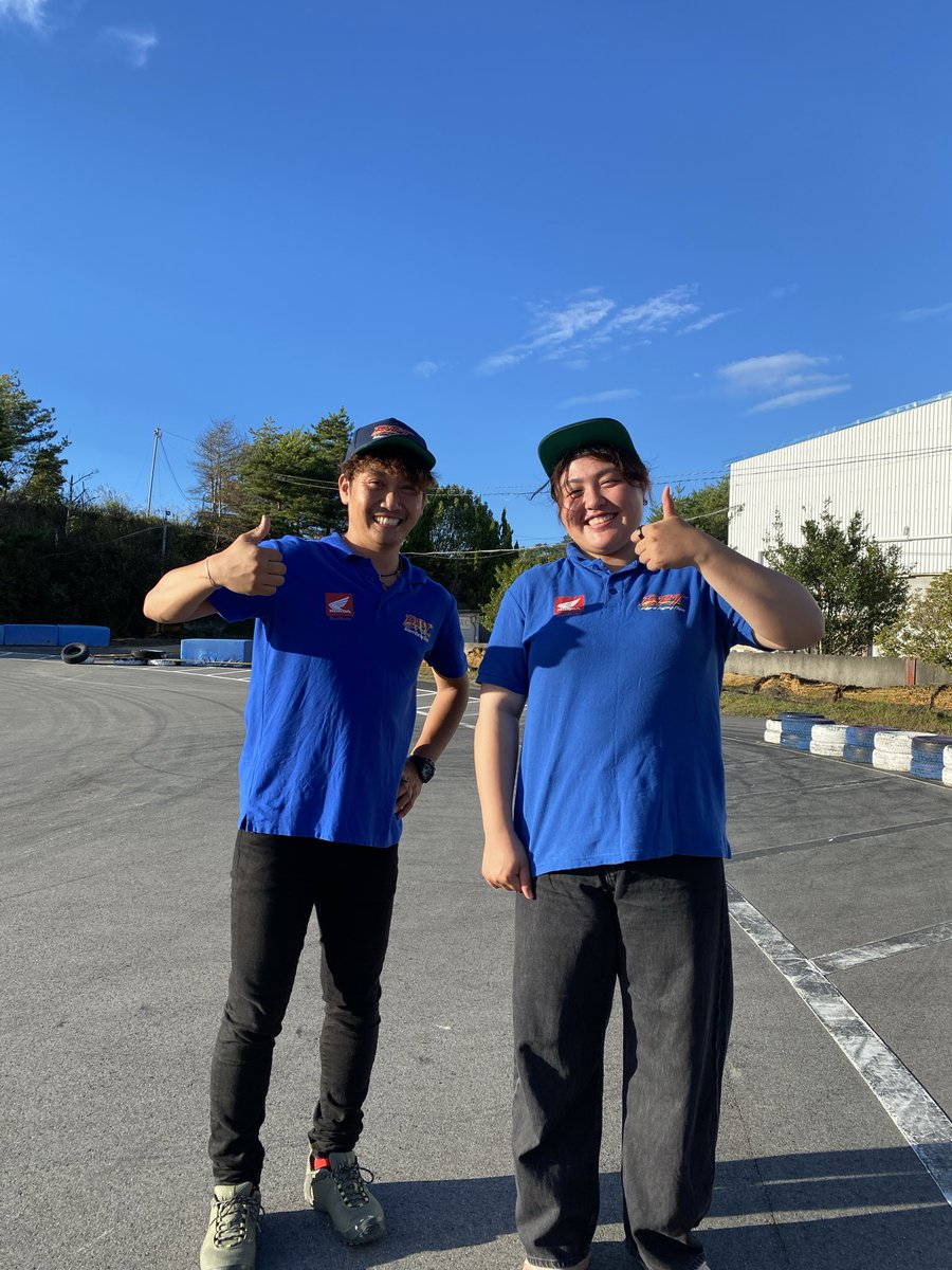 iwt_k_kenty1's tweet image. @bikersracingteam 
ゆうなちゃんとBRTTシャツ着て写真撮影✨

#Bikersracingteam #BRT