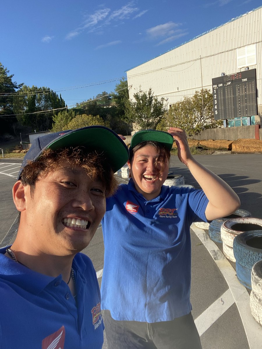 iwt_k_kenty1's tweet image. @bikersracingteam 
ゆうなちゃんとBRTTシャツ着て写真撮影✨

#Bikersracingteam #BRT