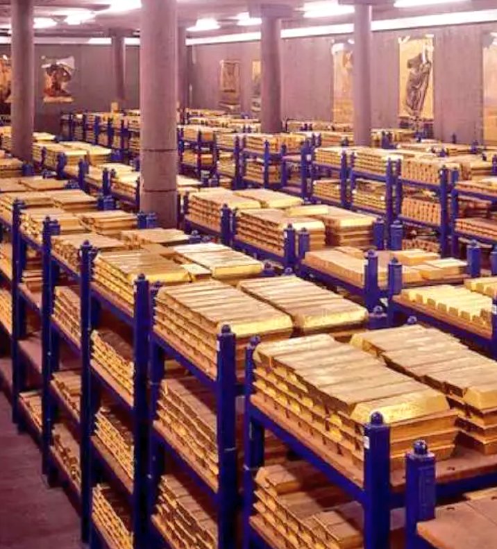 rkmtimes's tweet image. JUST IN🇺🇲🔥US state Kentucky have America&apos;s largest #GOLD reserves of 4,175 metric tons or 147.3 million troy ounces.

🚨 Andy Beshear the Mayor of Kentucky has bought billions Worth #GOLD since begins of Ukraine and Israel war.