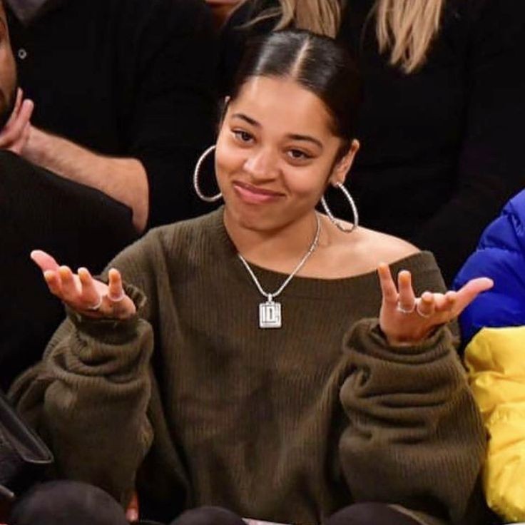 This guy asked me out and I said I can't date a man whose hair is longer than mine... He gave me one look and asked me if I expected him to cut off his head because my hair is extremely short...😅🤣😂
He's very handsome but bald-headed, bearded gents are the hill I'm dying on...