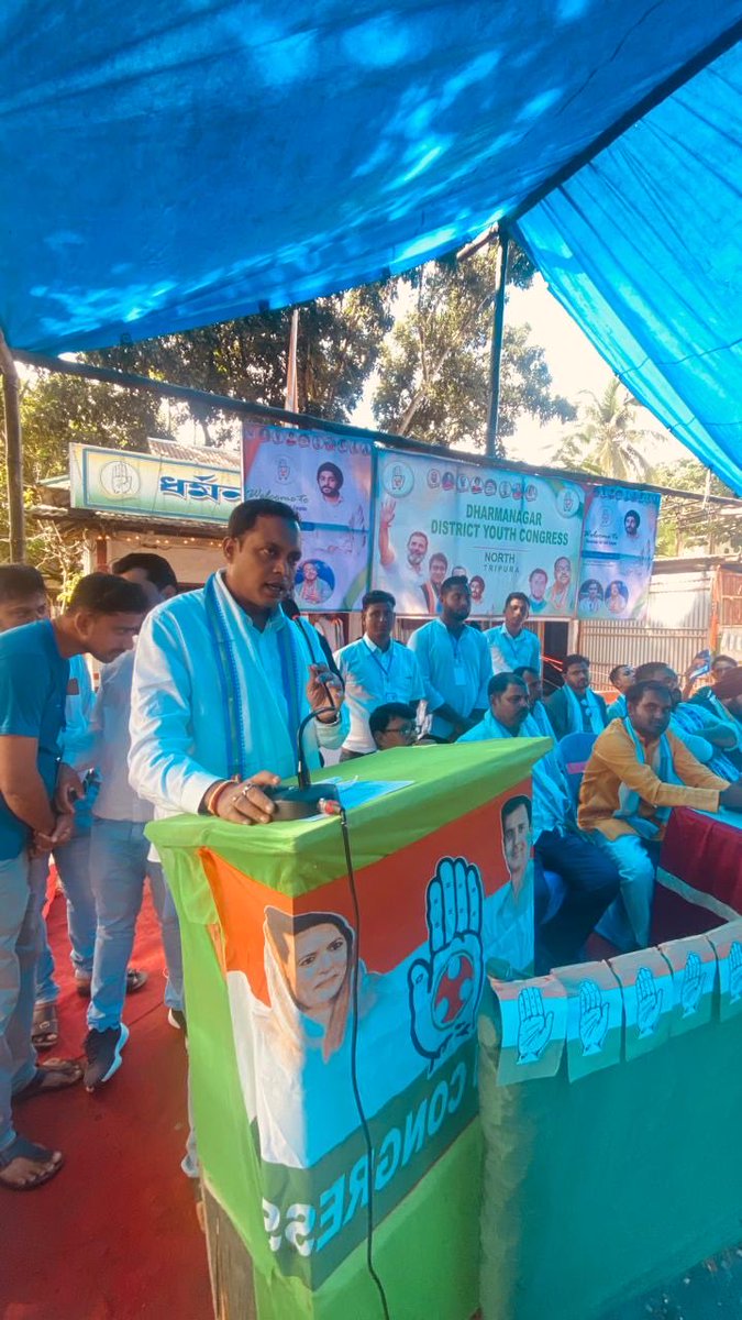 NIRUPAM18736162's tweet image. &quot;#STOP VOTE CHORI 
Today, a workers&apos; meeting and ‘’signature campaign’’were organized at Dharmanagar Congress Office By Youth Congress. The program was attended by IYC General Secretary @Hargun Singh Ji, TPYC PRESIDENT@Neel Saha Ji,