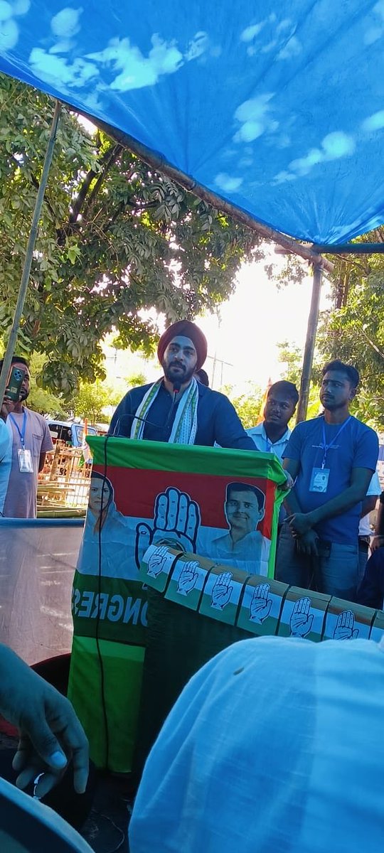 NIRUPAM18736162's tweet image. &quot;#STOP VOTE CHORI 
Today, a workers&apos; meeting and ‘’signature campaign’’were organized at Dharmanagar Congress Office By Youth Congress. The program was attended by IYC General Secretary @Hargun Singh Ji, TPYC PRESIDENT@Neel Saha Ji,