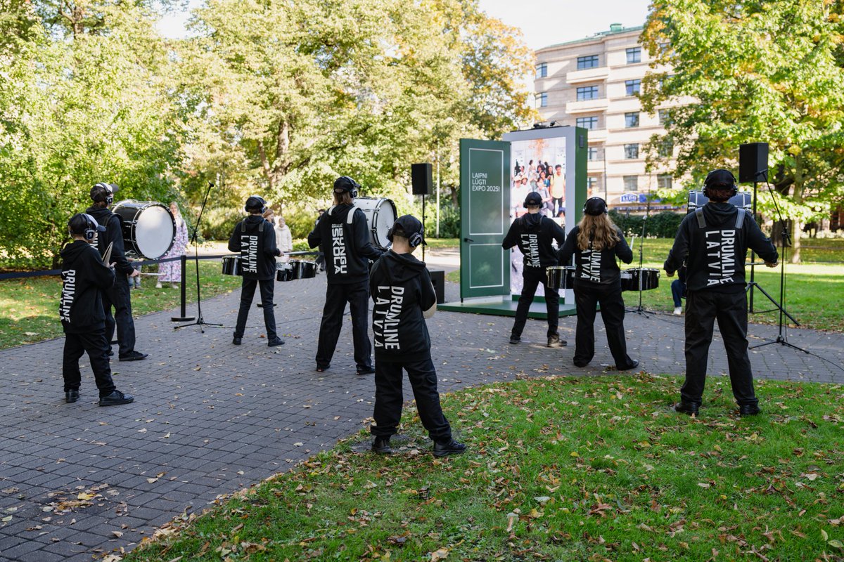 baltics2025expo's tweet image. ひとつのリズムで － ラトビアのリガから大阪へ。🥁
Drumline Latviaのパワフルなビートが、最後のライブビデオポータルイベントで二つの街をひとつに結び、創造性とエネルギー、そしてはるか日本まで響いたラトビアのスピリットを祝福しました。💚🌍 #baltics2025expo #weareone #EXPO2025
