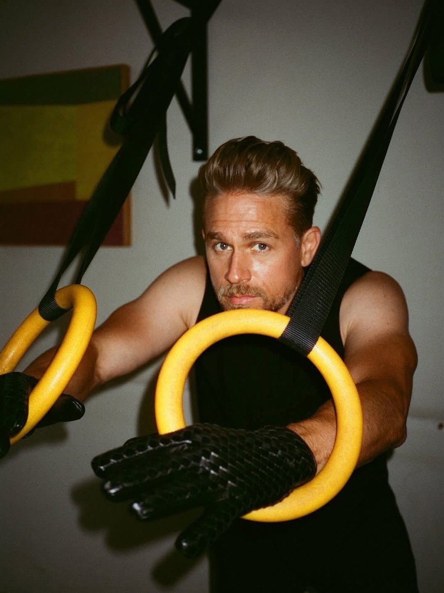 Charlie Hunnam tweet media