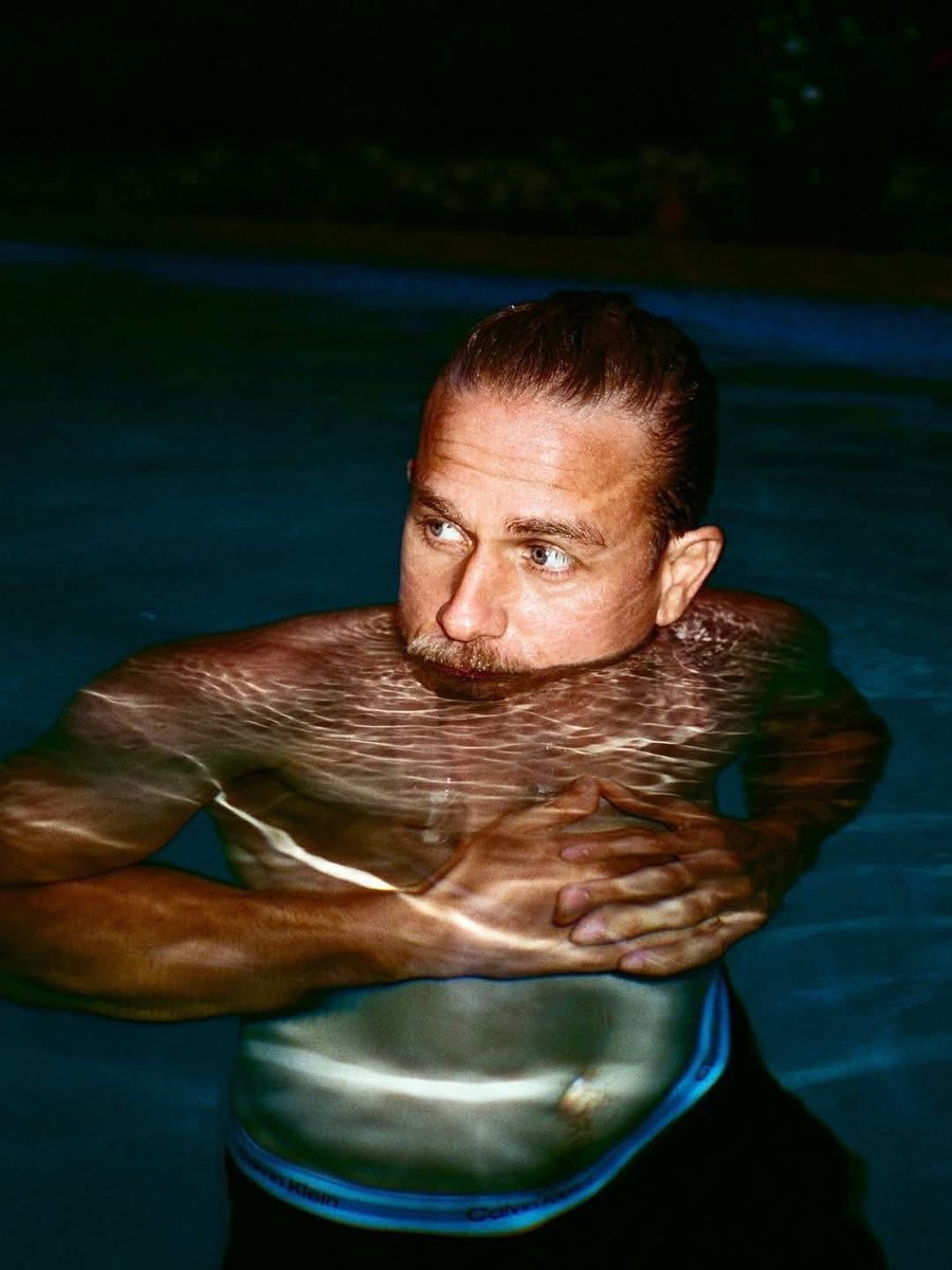 Charlie Hunnam tweet media