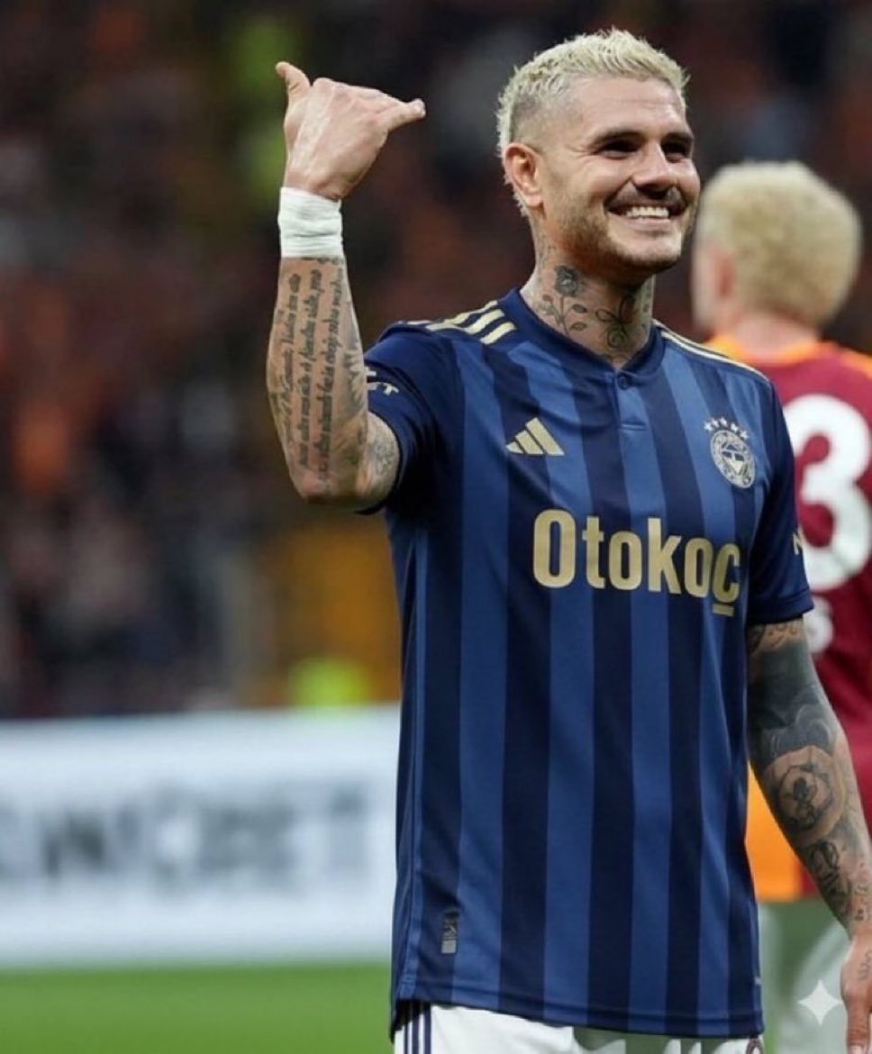 Bu karaktersize bu şerefli formayı giydiren kimse ta aq