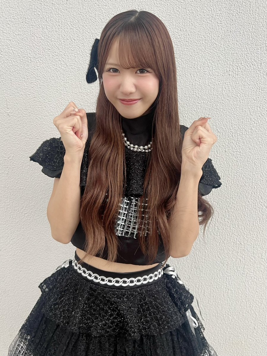 #LIIiEN
#阿部菜々実
#鈴木遥夏
東北⼯業⼤学⼤学祭『五⼗彩（パレット）』

東工大の学生が集まる中SE付きで登場✨
冷たい雨にも負けずかっこよくパフォーマンスを見せてくれました😊
MCではレインコートを着た観客を見て『なんかみんなかわいい』とイジる😂
手作り感あるイベントがとても良かった。