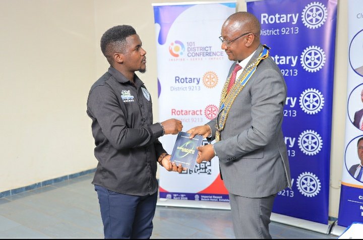 Authors works come to life when we buy and utilize them Upon recieving his gifted copy from me DG Geoffrey M Kitakule of @d9213 bought more copies of Breaking the Circle to be put in the District library for more readers to get access to it <a href="/RotaractKibuli/">#KibuliGovernment</a> <a href="/Rotary/">Rotary International</a> <a href="/RotaryKibuli/">Rotary Club of Kampala Kibuli</a>