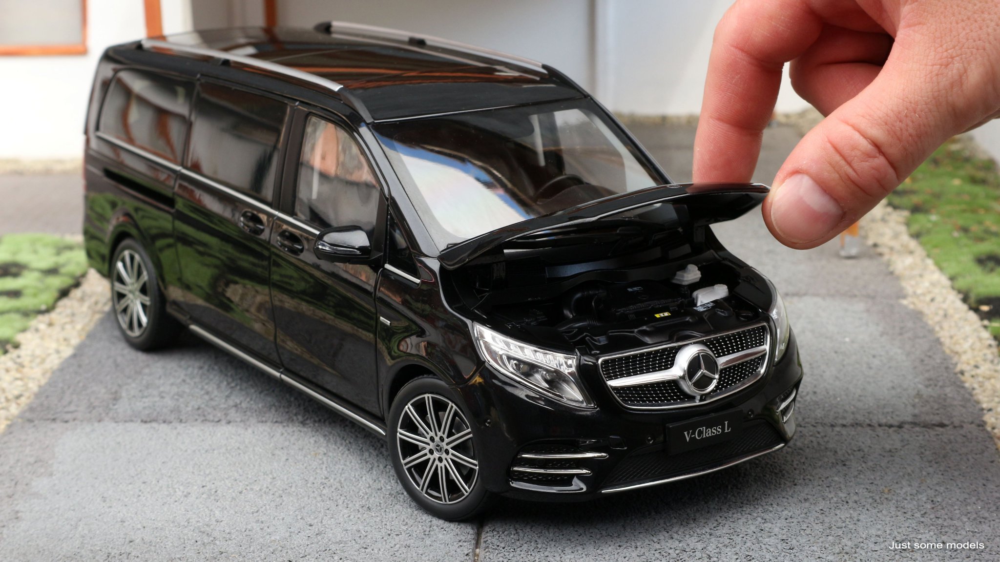 ミニカー 1/18 ベンツ V260L MPV ブラック 1/18 Mercedes Benz V CLASS V260 V260L Black Diecast Model
