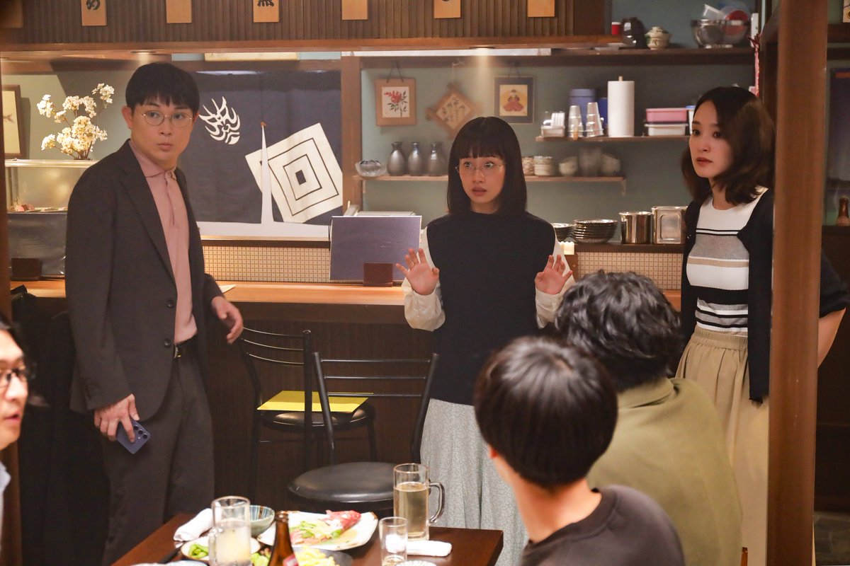 modelpress's tweet image. 【放送直前📺】
「良いこと悪いこと」第1話🏫
高木(#間宮祥太朗)ら6人の
顔が塗りつぶされた卒アル見つかる
その夜、1人が謎の死を遂げ…
🔻場面写真多数・あらすじ
mdpr.jp/photo/detail/1…
#イイワル #新木優子 @iiwaru_ntv