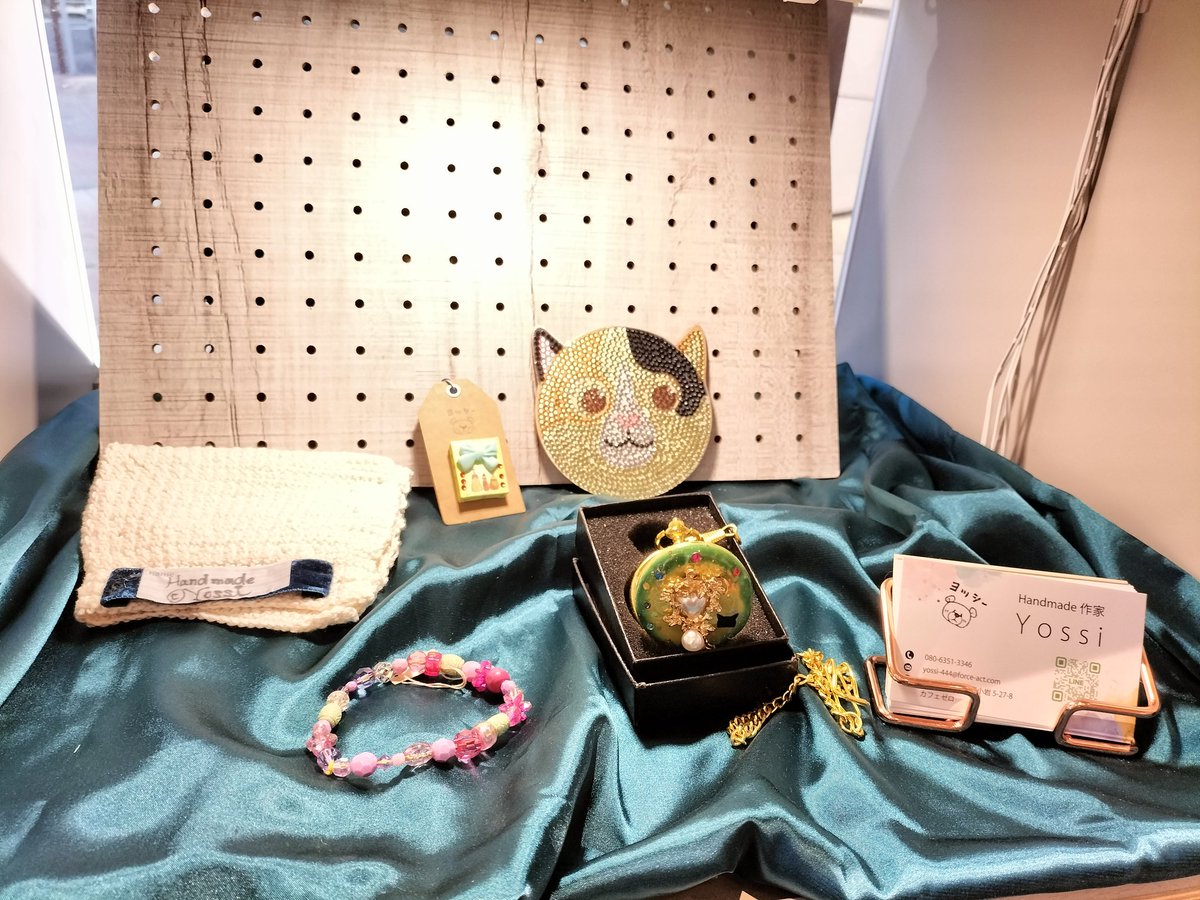 yossiyossi93's tweet photo. 頭の中がぐちゃぐちゃしていますが、なんとか納品、使用料を納め、売上金を頂いてこれました。ご購入下さりありがとうございました。そして、懐中時計もやっぱり気になっている人がいるみたいね!
#ハンドメイド
#KOITTO
#小岩 https://t.co/i2ON5gwrDK