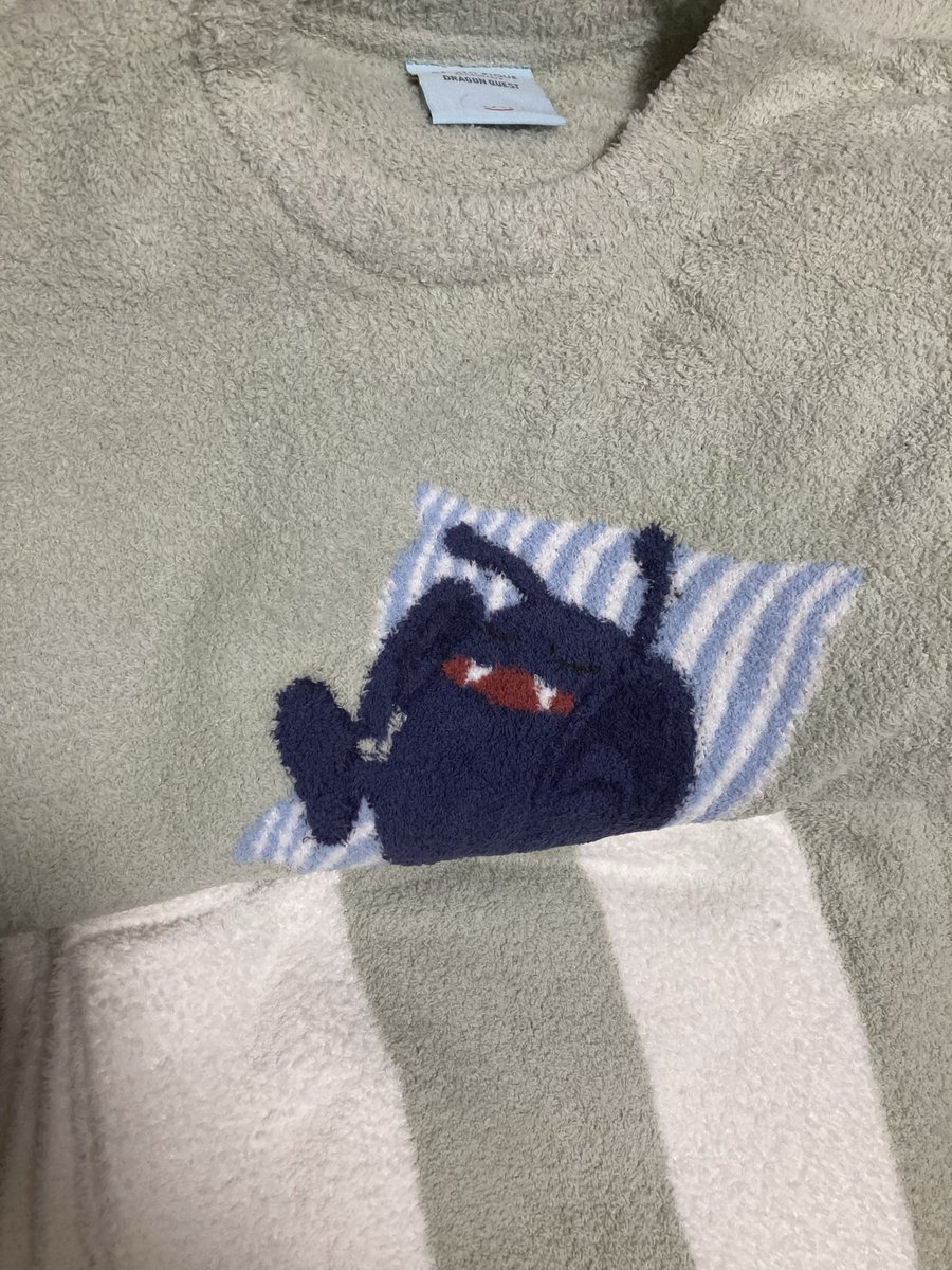 NekokujiraDev's tweet photo. 今日からこれを着て開発🐳 https://t.co/mYDFYb2L6E