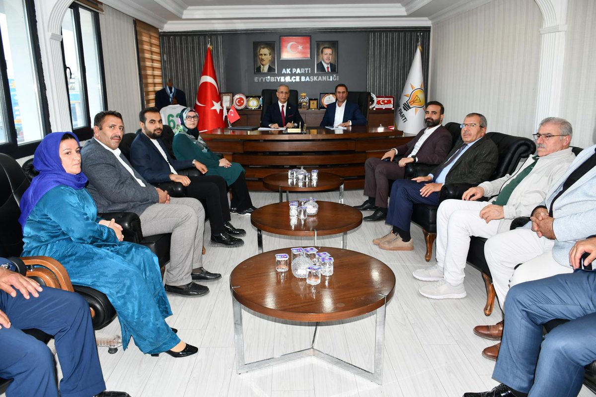 Şanlıurfa <a href="/EyyubiyeAkParti/">AK PARTİ EYYÜBİYE</a> ilçe başkanımız <a href="/ElgunSuleyman/">Suleyman Elgün 🇹🇷🌹</a> ve milletvekilimiz <a href="/ProfDrDusak/">Prof Dr Abdurrahim Dusak</a> ile  evren sanayi ve çevresinde yoğun biçimde  gelişmekte olan yerleşim yerleri ile  KSS alanlarının hastane ihtiyaçları ve ulaşım sorunları hakkında görüştük. <a href="/Akparti/">AK Parti</a>