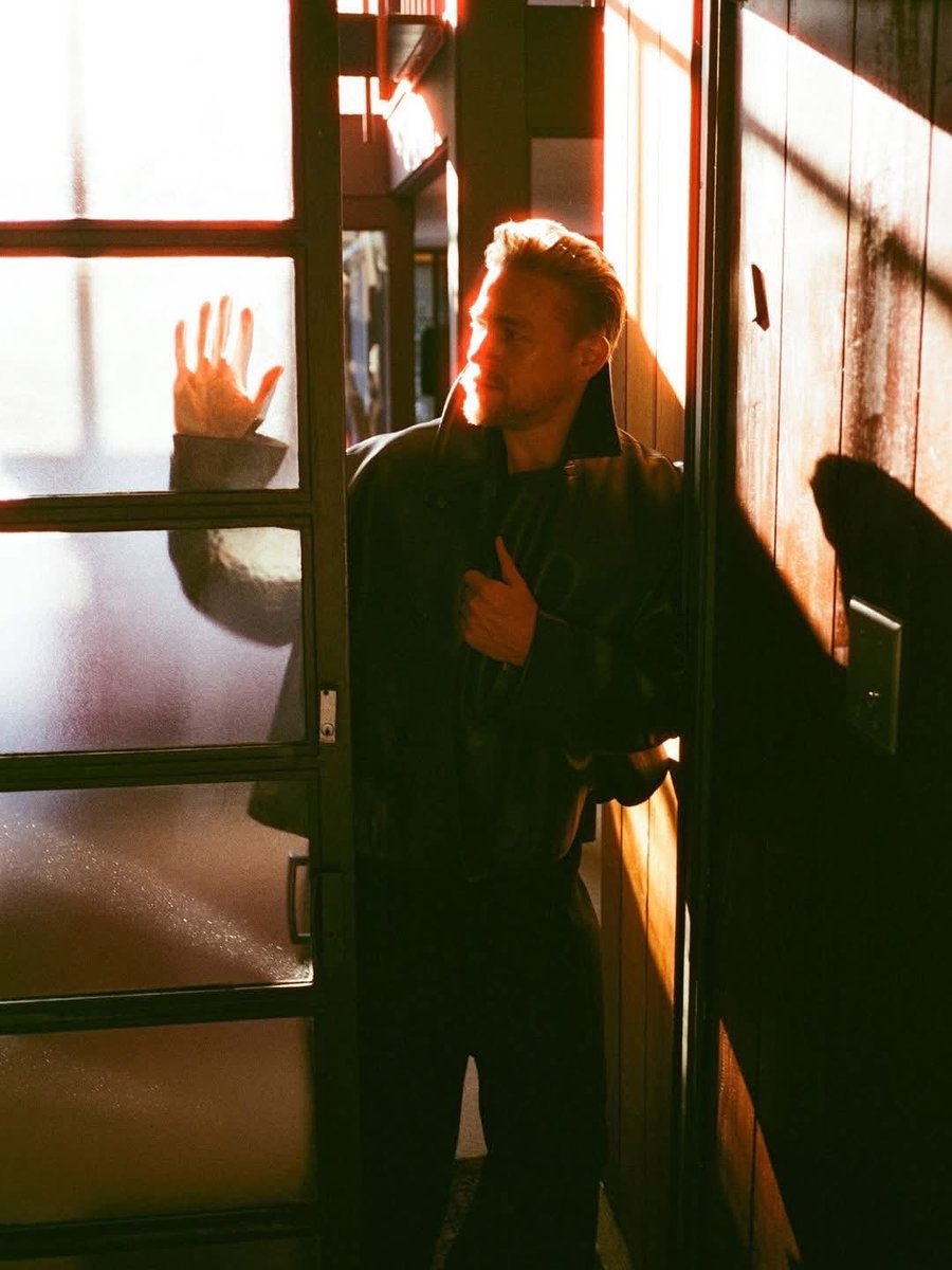 Charlie Hunnam tweet media