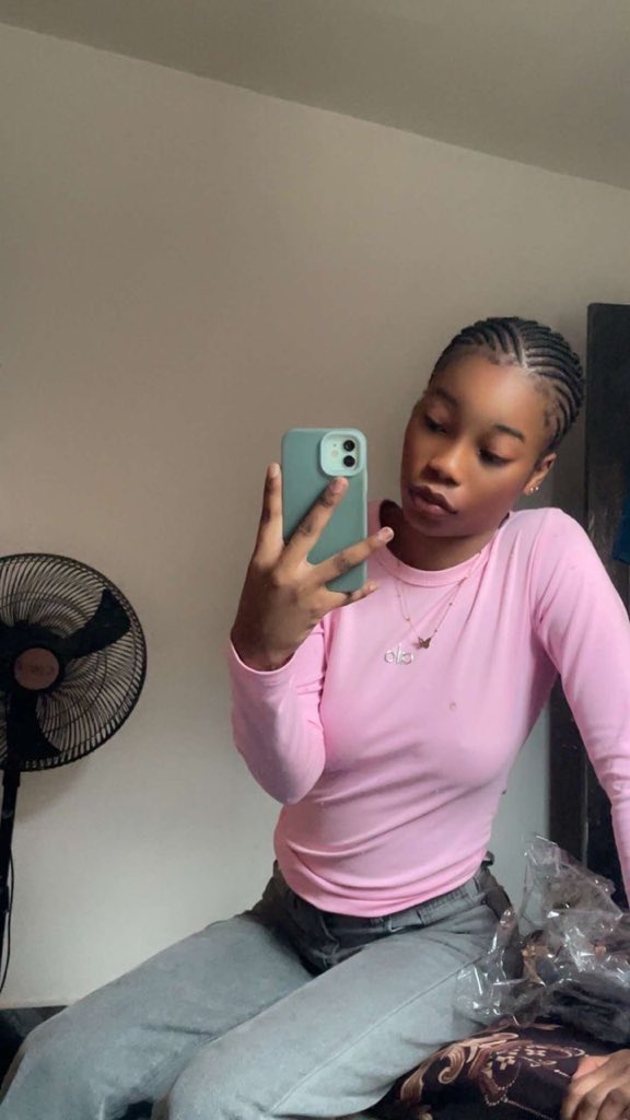 HeyArinOla's tweet image. First time posting my picture on X, I’m just evolving quietly 😍❤️