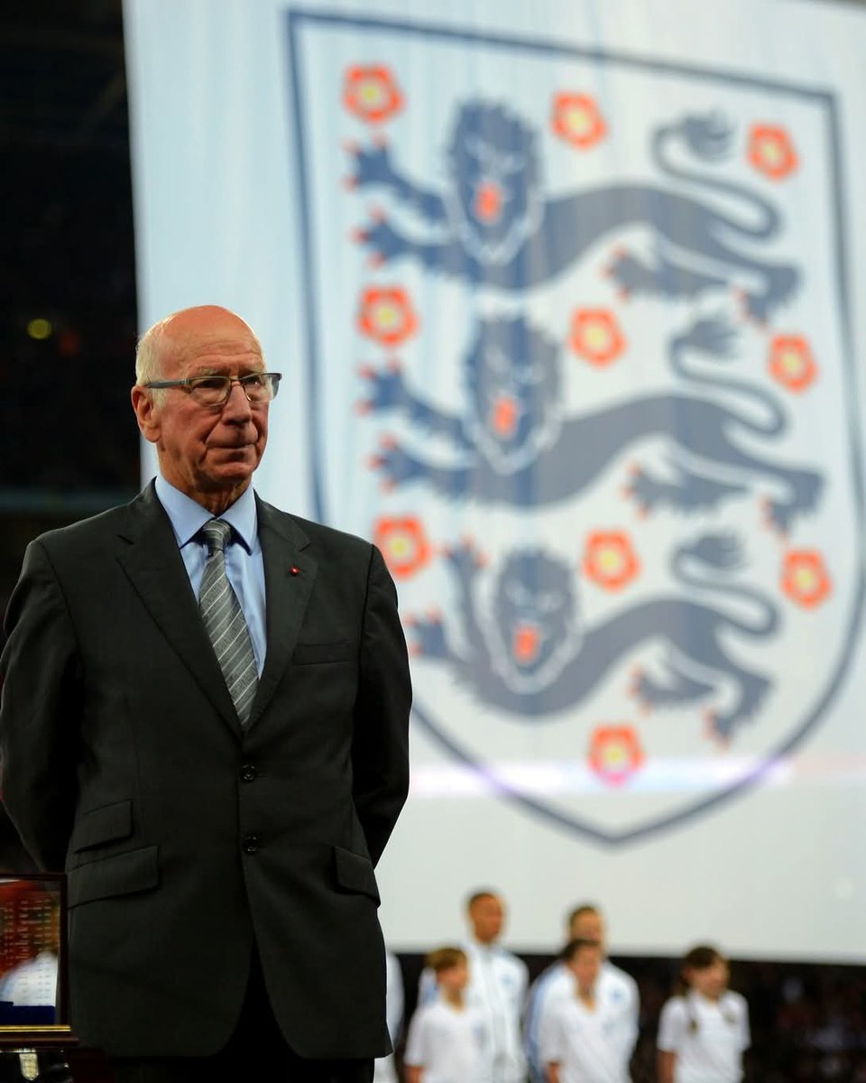 Born in Ashington

Made in Manchester

Happy Birthday to the Late Great Sir Bobby Charlton! 

🏴󠁧󠁢󠁥󠁮󠁧󠁿⚽️❤️