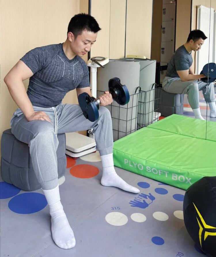 このように練習すると胸筋が増強される💪💪