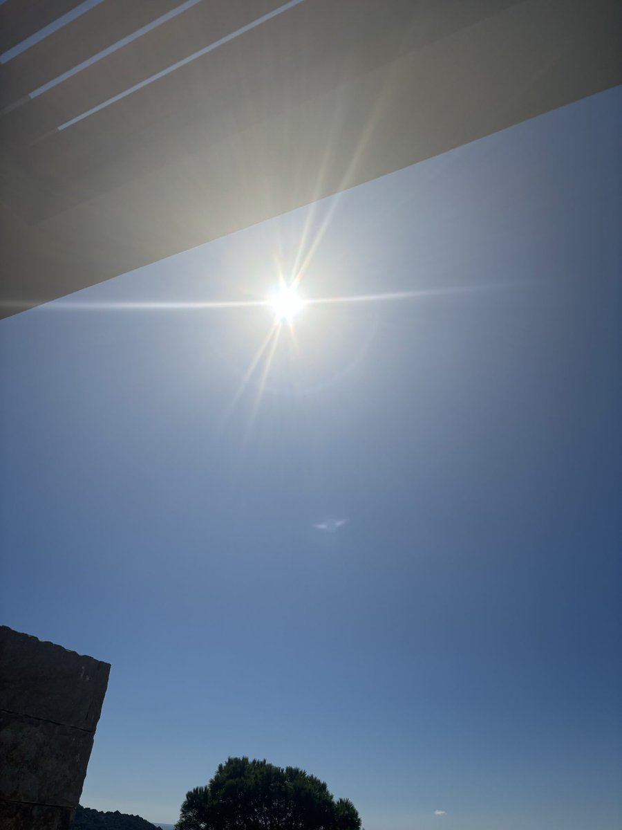 iangc1972's tweet photo. #tweetyourview Tis a hardship ☀️😎⛱️🏝️ https://t.co/PZgquAWbXy