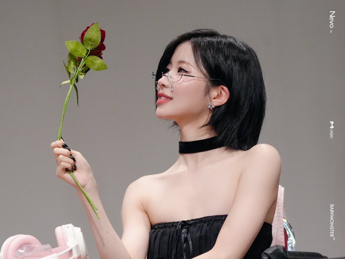 nevoasa417's tweet image. 251011 💐

#ASA #ENAMIASA #아사 #榎並杏紗 
#BABYMONSTER #베이비몬스터
