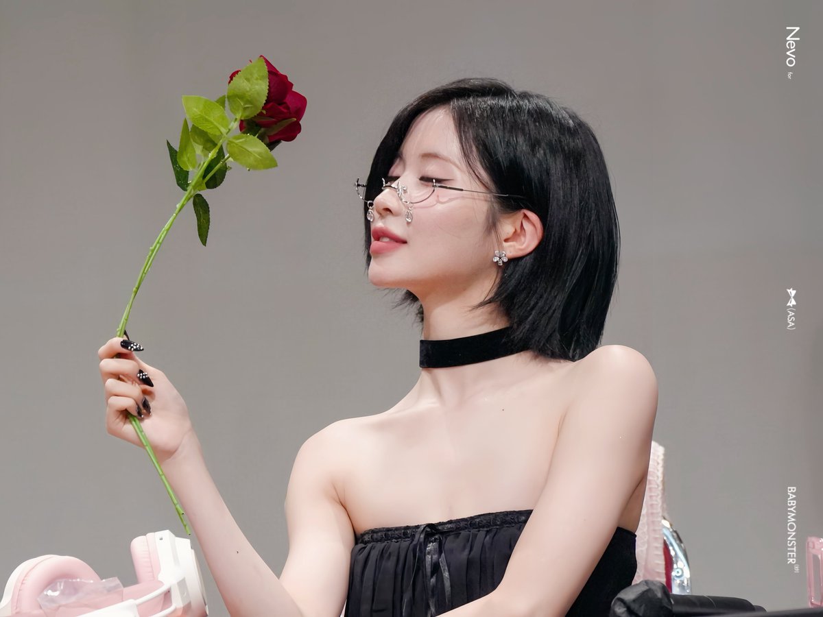 nevoasa417's tweet image. 251011 💐

#ASA #ENAMIASA #아사 #榎並杏紗 
#BABYMONSTER #베이비몬스터