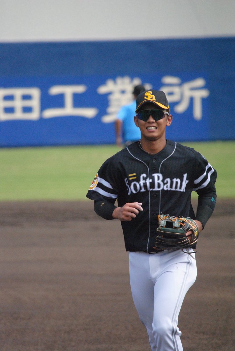 gi_cha_yone88's tweet image. 笑顔でベンチへおかえりᵕ̈*
 #今宮健太

2025.9.26 ナゴヤ球場