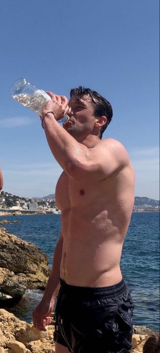 DeDevilishit's tweet image. ㅤ

Here, I attached my favourite picture of you this year. 🤭

ㅤ