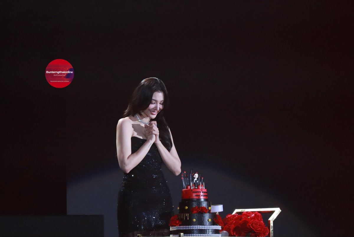 Bunterngonline's tweet image. ✨🎂🎂✨HBD #ฝ้ายพีรญา บรรยากาศในงาน 2025 FAYE PERAYA BIRTHDAY PARTY “GENTLE Bad GIRL”❤️🔥
HAPPY BIRTHDAY PERAYA
#FayeGentleBadGirlParty
#FayeGENTLEbadGIRL
#FayePeraya #ฝ้ายพีรญา
#FabelEntertainment