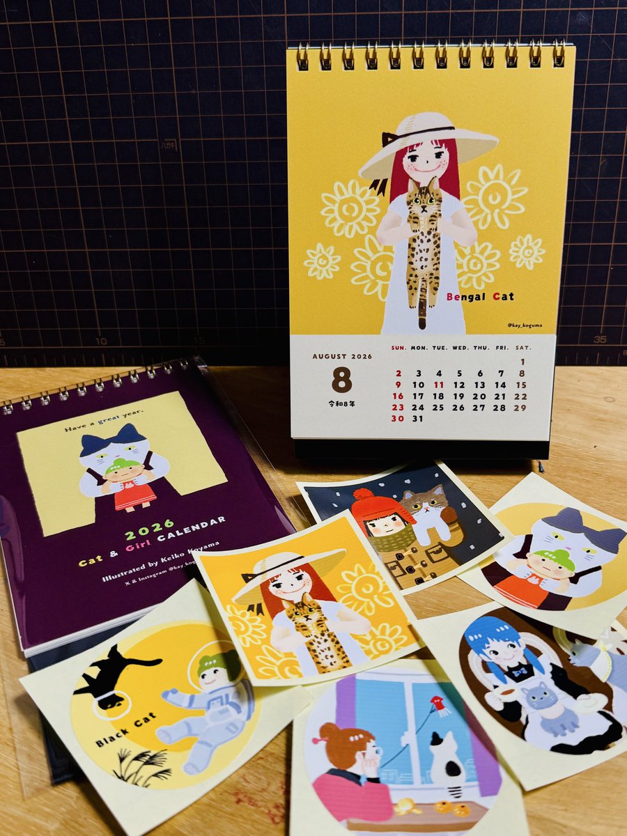 kay_koguma's tweet photo. 【お知らせ】明日から始まる「ゑいじうpresents
2026 創作カレンダー展」に参加します。
私はポストカードサイズの卓上カレンダー(カレンダーイラストのステッカーを1枚ランダム封入)を展示販売します。
10/12（日）〜26（日）11:00~19:00（会期中無休）COFFEE &amp; GALLERY ゑいじう @eijiu2000（曙橋） https://t.co/1oyt7u68zC
