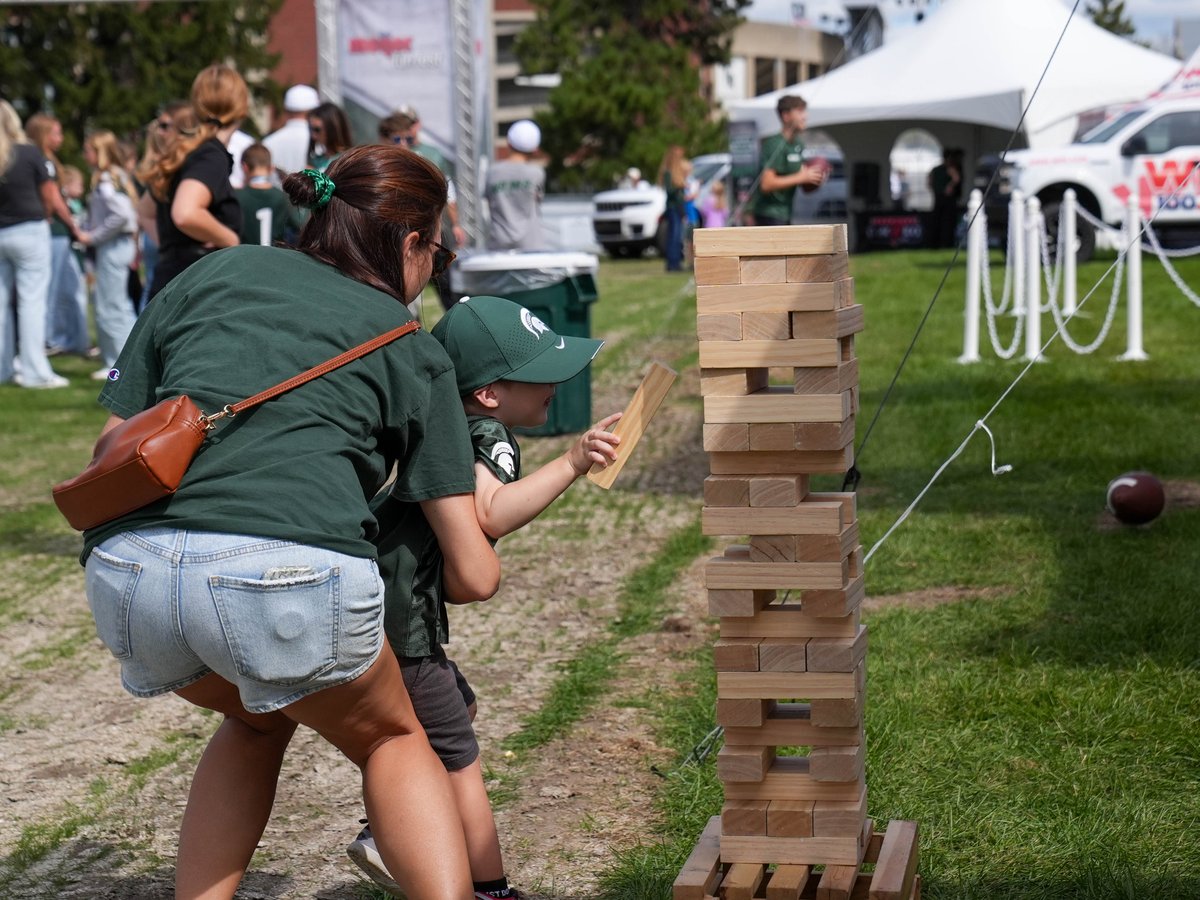 MSU_Athletics's tweet image. Start your gameday at Meijer Fan Fest at the Munn Tailgate!