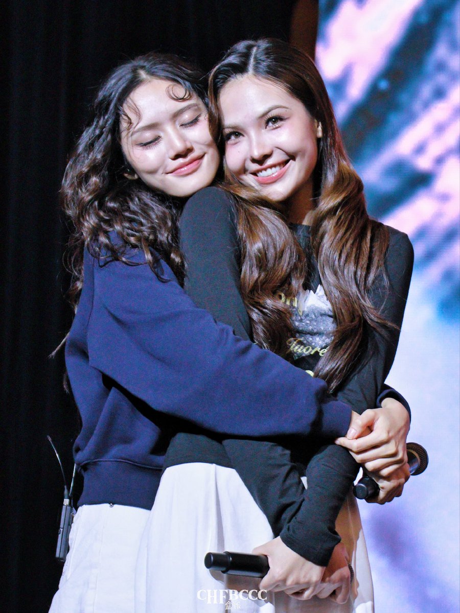 beorlegxi's tweet image. o meu mundo todinho bem aqui 🫴🏼

LMSY BELOVED IN HK
#LMSYFANMEETINGINHONGKONG2025
#LMSY #ลูกหมีซอนญ่า