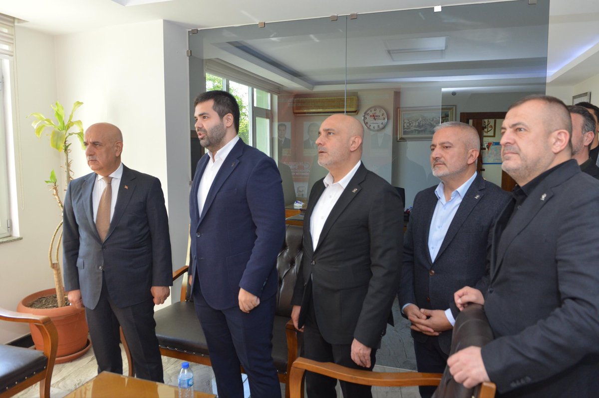 AkKahramanmaras's tweet photo. #Kahramanmaraş 🏭

Kahramanmaraş’ımıza değer katan ve tekstil sektöründe üretim yapan Alkaplar İplik Sanayi ve Ticaret A.Ş.’ni ziyaret ederek, üretim, imalat ve pazarlama ile ilgili bilgiler aldık.

Memleketimizin üretimdeki gücüne güç katan tüm sektörlerimizin her daim yanındayız. Bir olacağız, tüm zorlukları birlikte aşacağız.

Bu vesileyle tüm sanayici ve üreticilerimize hayırlı işler, bereketli kazançlar dileriz.

#AKParti
#Kahramanmaraş 🇹🇷